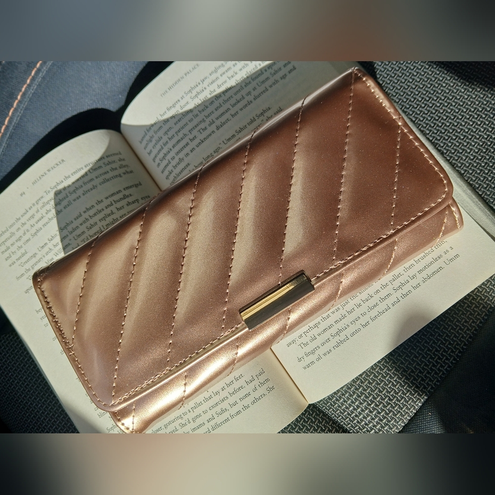 Quilted NWOT Tri-Fold Wallet